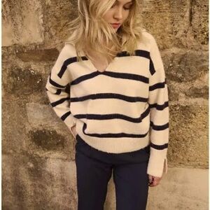 Cropped Navy and White V-Neck Sweater